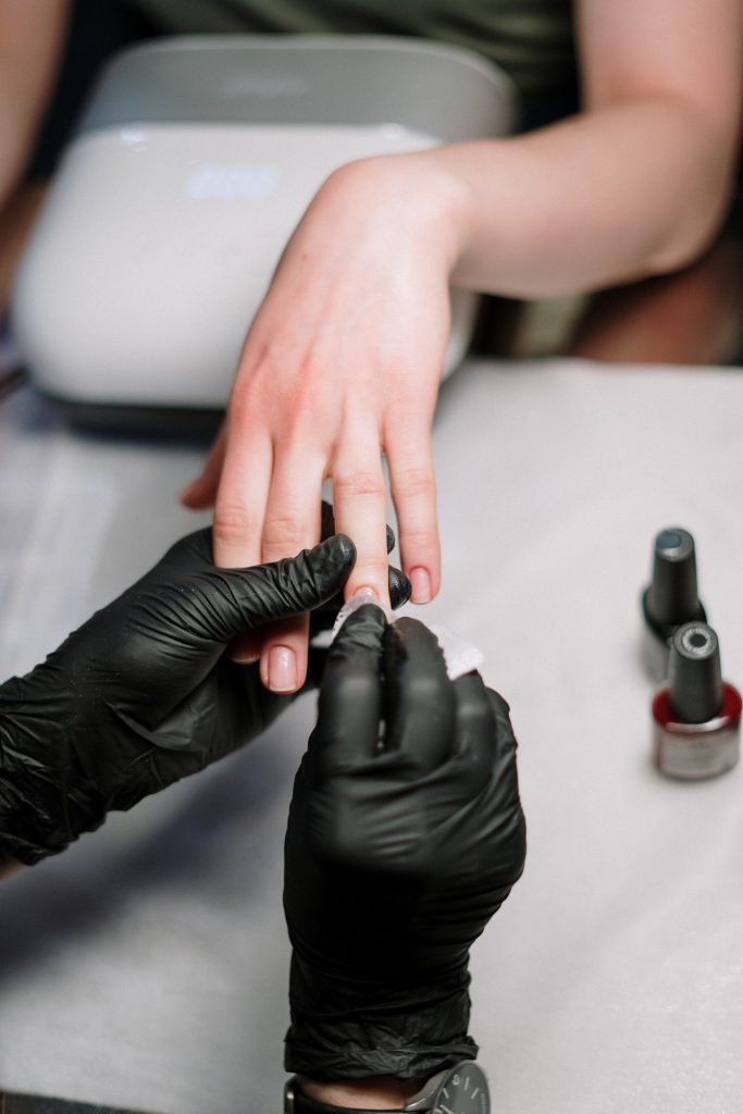 japoński manicure u kosmetyczki